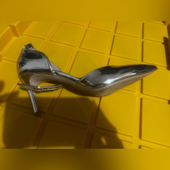 Jessica Simpson Silver Metallic Stiletto Heels Ankle Strap - Picture 6 of 7